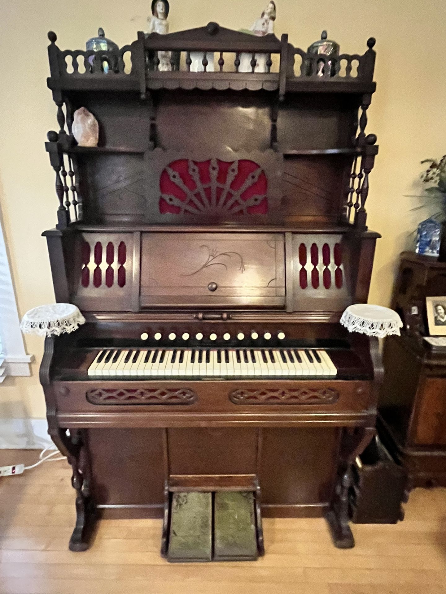 1880 Pump Organ