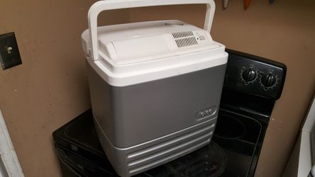 Igloo Iceless plug in cooler fridge ice chest