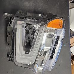 Chevrolet Chevy Silverado 1500 Headlight Right Passenger Side Mint 2022 2023 2024 2025 2026 Part $590
