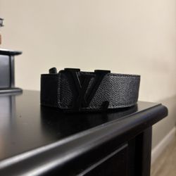 Men’s Louis Vuitton belt 