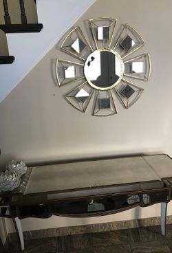 Counsel table with mirror