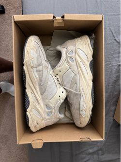 Yeezy boost 700