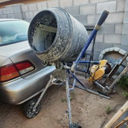 Kobolt Concrete Mixer, Used Twice! works Great
