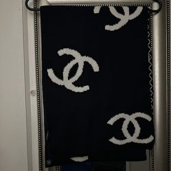 Chanel Knitting Scarf