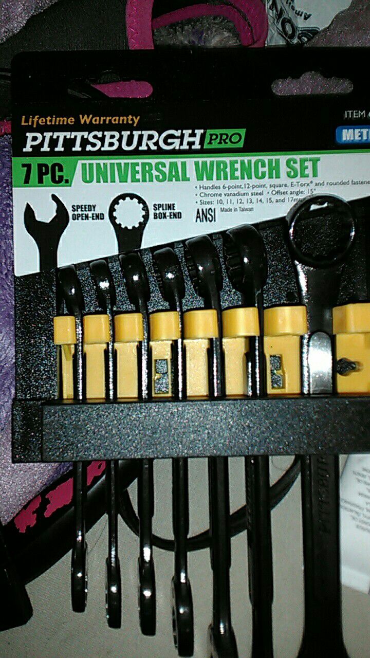 7pc. Universal wrench set