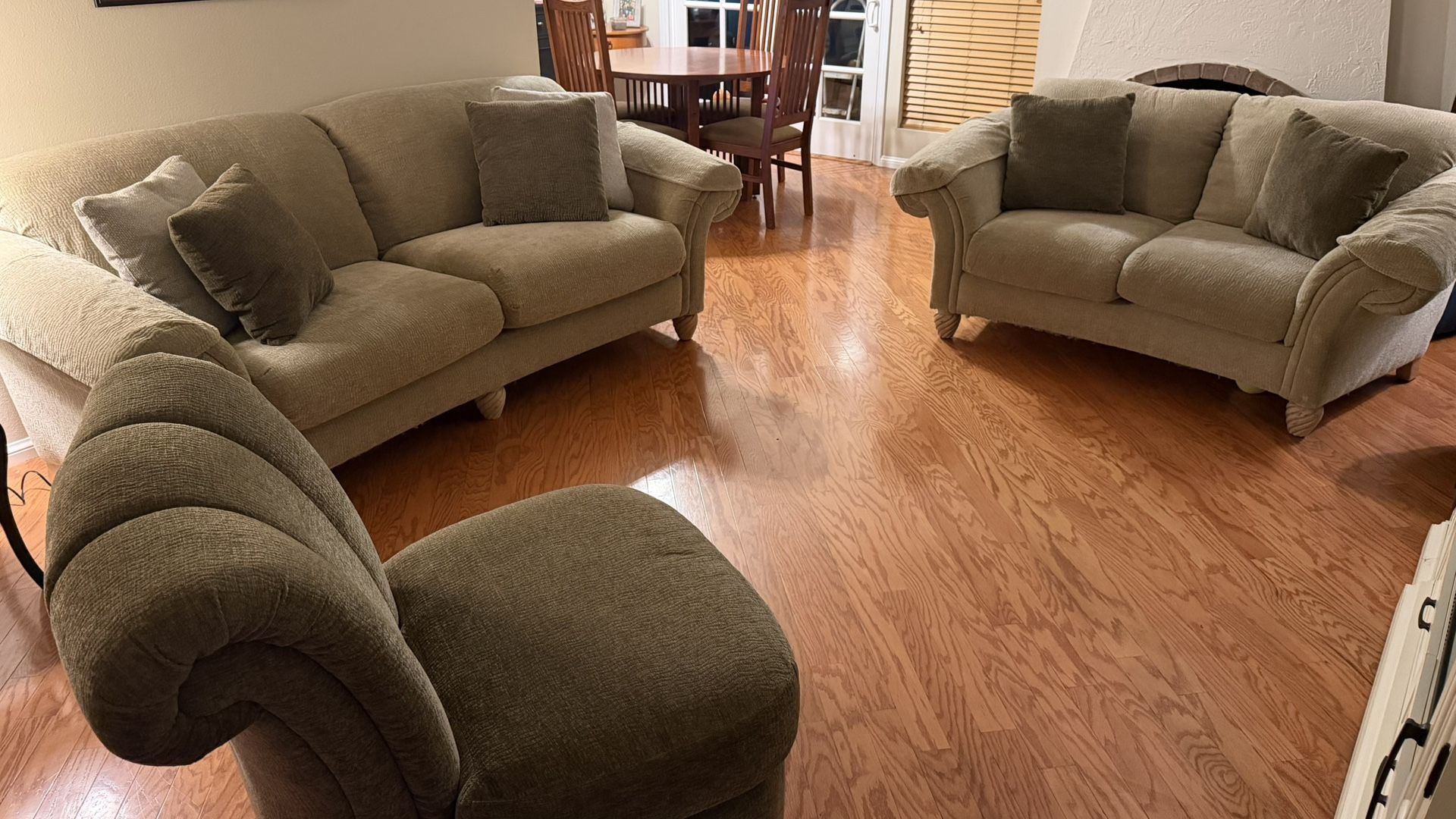 Bassett Sofa, Love Seat & Chair Brown & Beige with Pillows.