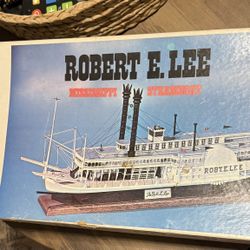 Vintage Scientific Robert E. Lee Mississippi Steamboat Wood Ship Model 