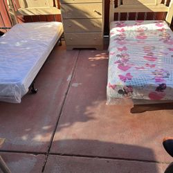 Two Beautiful Matching Youth Twin Beds & Dresser With Easy Sliding Railings Drawers Perfect Xmas Gift