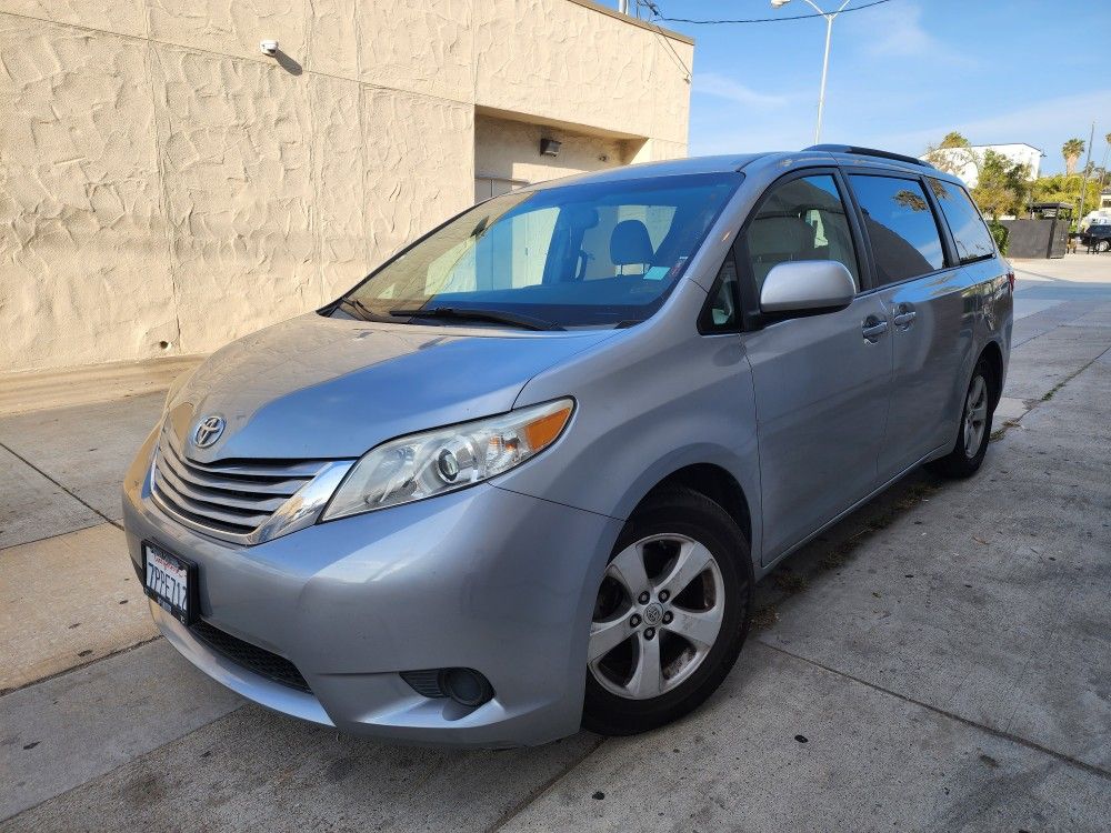 2015 Toyota Sienna