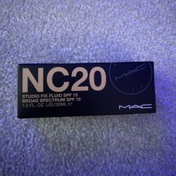 MAC Cosmetics Makeup NC20 Liquid Foundation