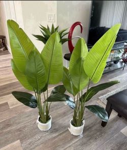 Pretty artificial plant 4 ft tall set of 2 ! Brand New