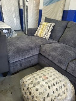 NEW Couches & NEW Mattresses Discounted