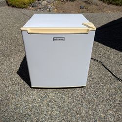 Emerson Mini Fridge