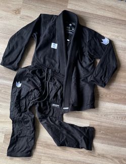 Kids Jiu Jitsu kimono gi Kingz size medium