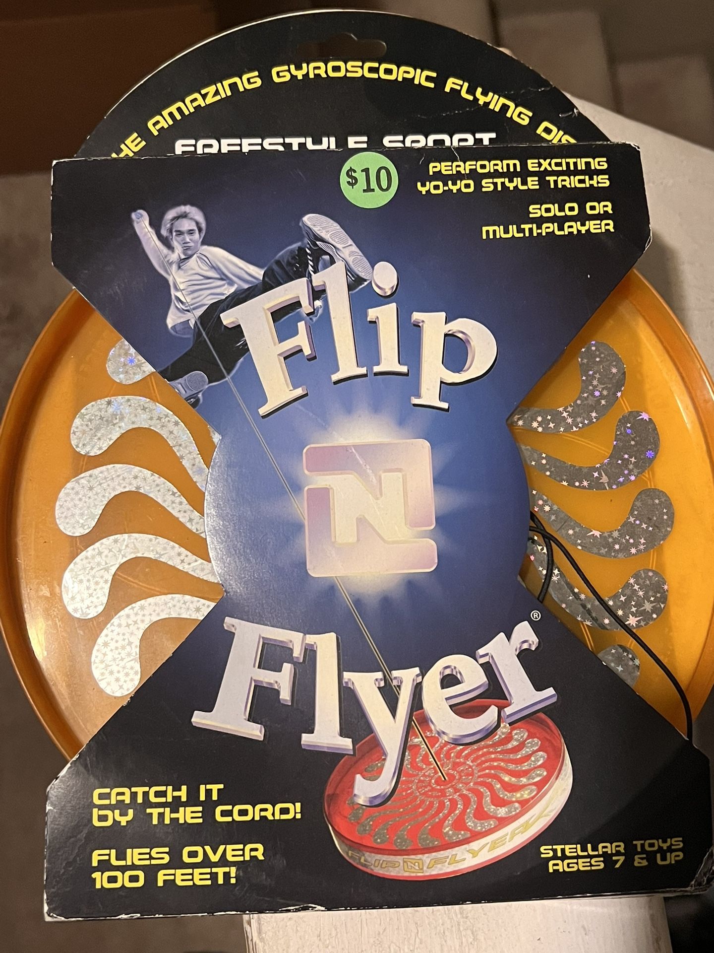 🎁 Flip Flyer (yo-yo Frisbee) 