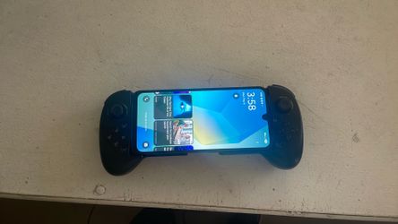 A telescopic mobile game controller