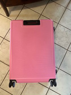 Pink 3 piece luggage set