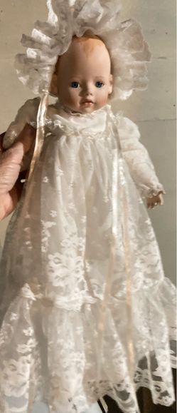 Porcelain cloth doll /stand