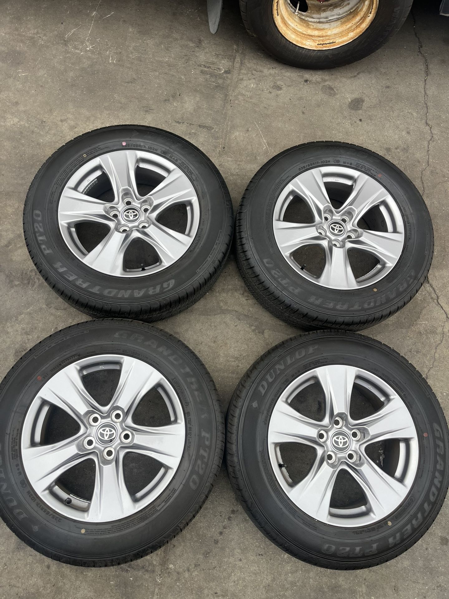 17 Inch OEM Toyota RAV4 Wheels And Tires. Take Offs. Set Of 4
