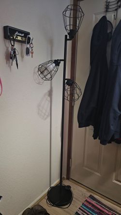 Floor lamp