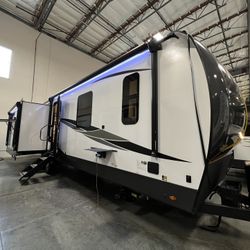 RV 37 Feet ! (Very Spacious)