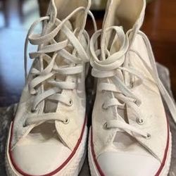 Converse Chuck Taylor High Tops — Size 6.5