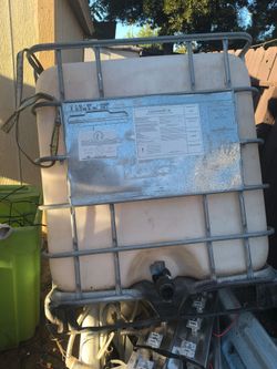 Water tank 275 gal