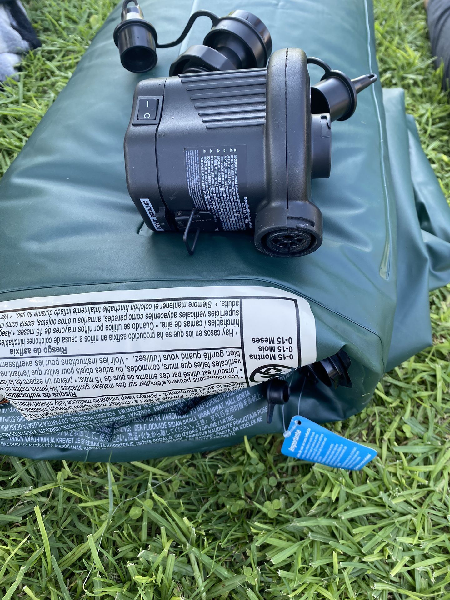 sleeping bag full size nueva en perferctas condiciónes con  su pompa de aire es de baterías 