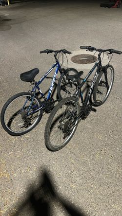 Huffy Rock Creek Bicycles Blue 26” Black 29”