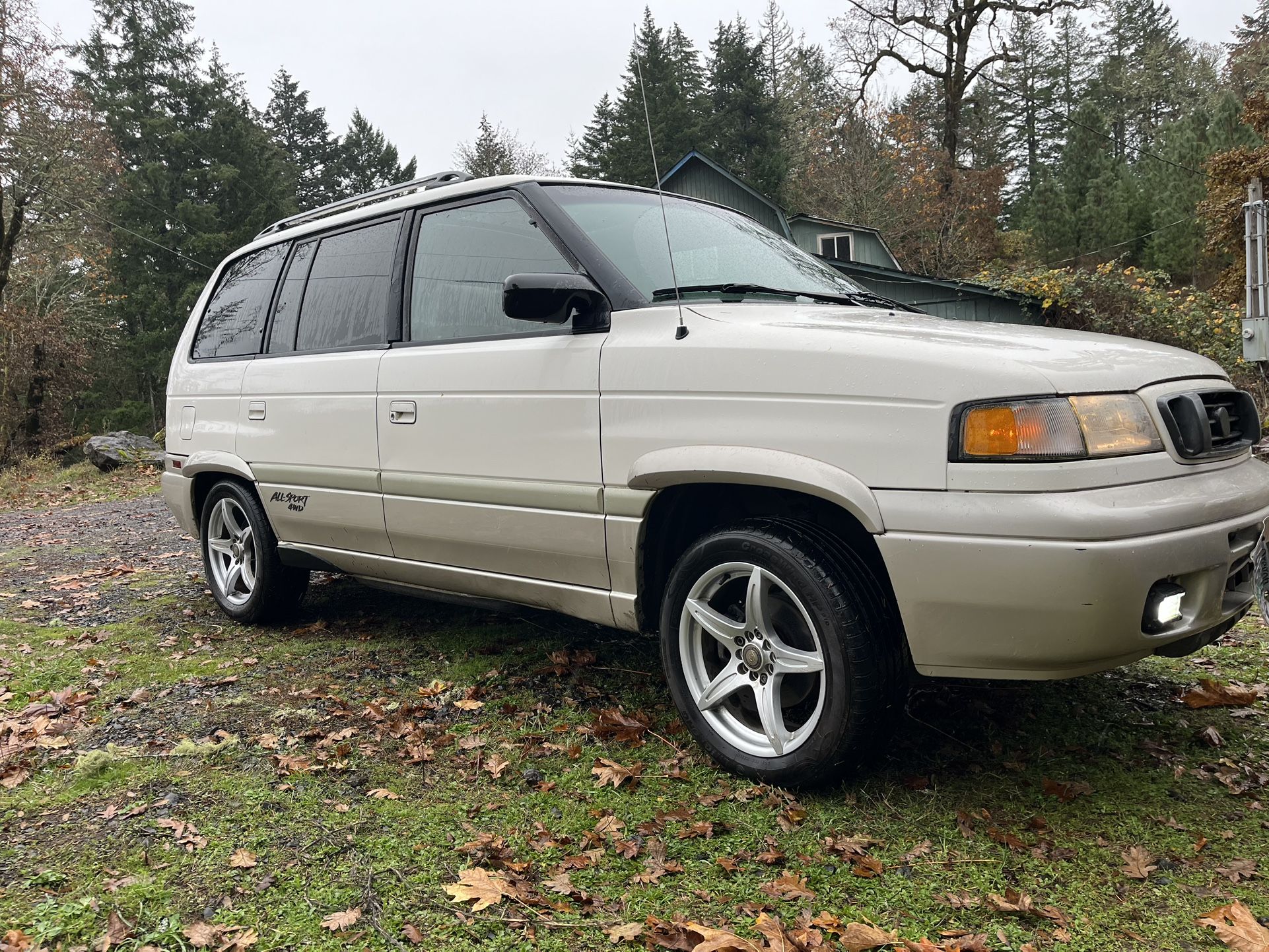 1998 Mazda MPV