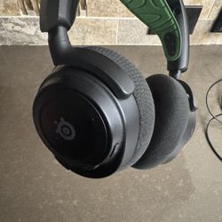 Steel Series Arctis Nova 5 Wireless Headset 