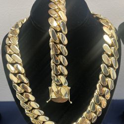 Super Heavy 14k premium gold Plated Cuban necklace best quality ‼️