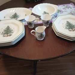 Beautiful Christmas Dishes Set