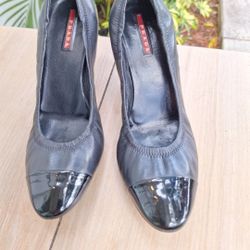 $55 PRADA Pumps 8  Black Leather
