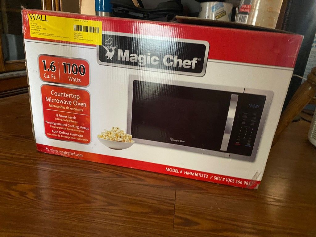 Magic CHEF MICROWAVE brand NEW In Box