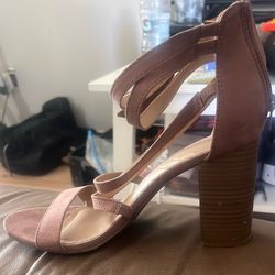 Size 8 1/2 Used High Heel Thick Heel Pretty Comfterable It Zips In The Back Color Is Rosey Pinkish A Lace That Goes Around The Foot And On The Heel