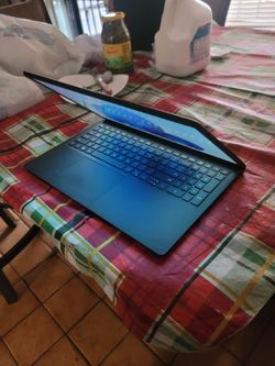 Dell TouchScreen: Core i7 13th gen. TypeC, Windows11 V-25H2. MS-office