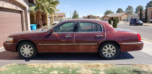 2003 Lincoln Town Car