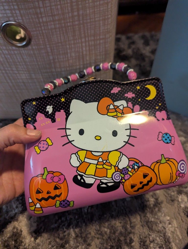 Vintage Hello Kitty Halloween Tin Purse