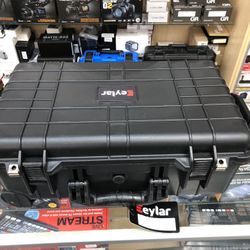 Eylar Carry On Size Roller Case W/ Dividers