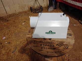 Indoor hydroponic grow lights