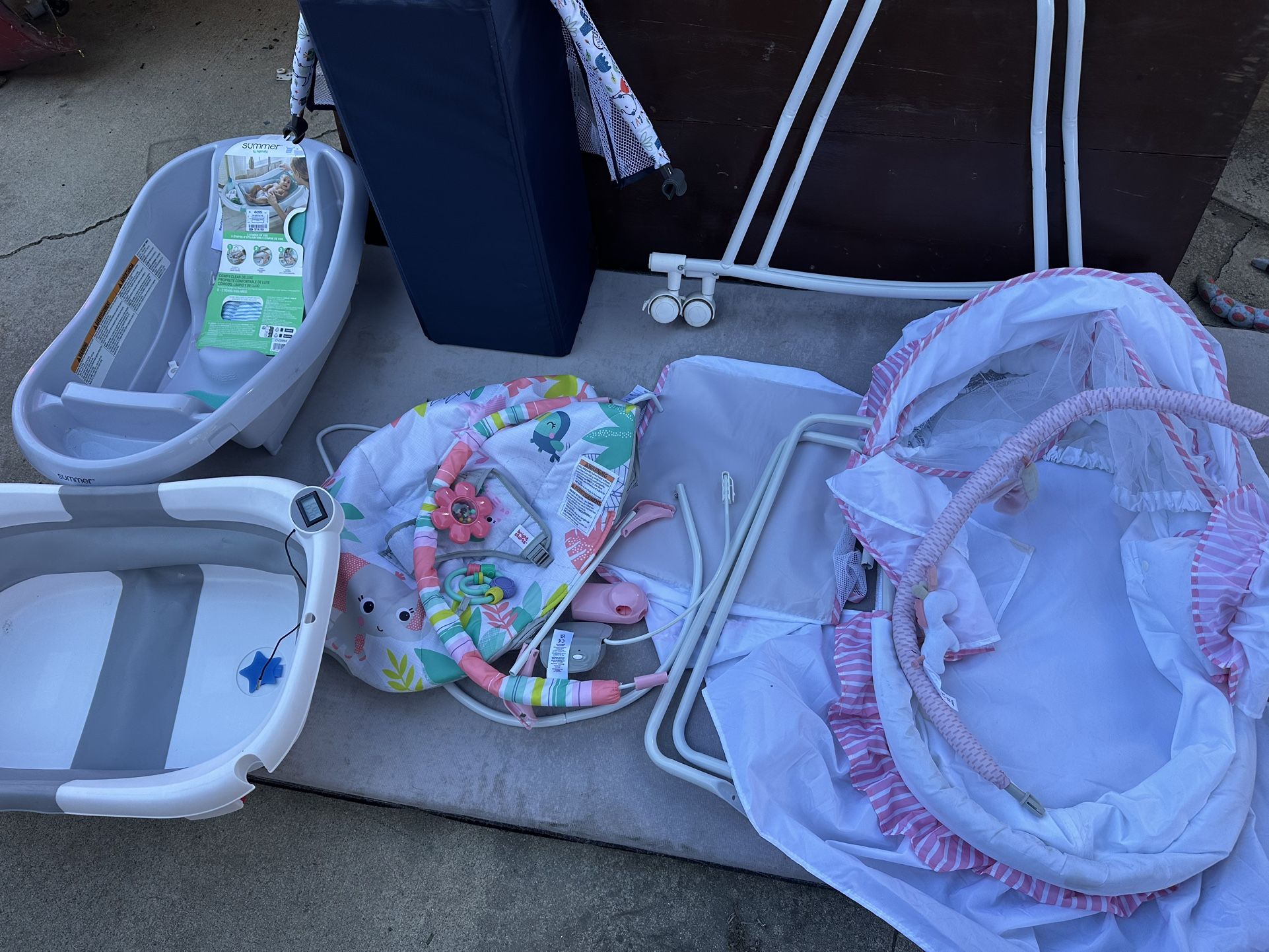 Entire Baby Girl Set Up With Bassinet ,Bouncer, Two Tubs, Playpen Make Offer Make Offer