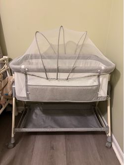 Brand new bassinet