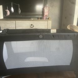 Baby Crib / Play Pen