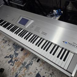 Korg Trinity Pro X – EXCELLENT – PBS-TRI Piano + HDR-TRI 88 KEYS 
