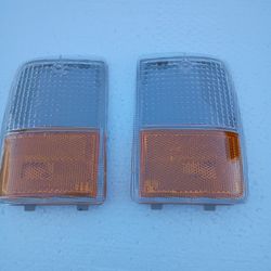 1987---1990 Chevy Caprice Turn Signal Markers Pair
