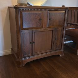 FREE Buffet Table / Bar / Record Player 