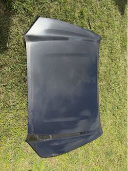 Toyota Tacoma hood