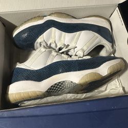 Jordan 11 Retro Low LE 
