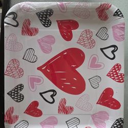Disposablele Plates Valentine's Day Theme. 1 Package of 8 Parts 